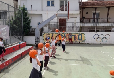 «Her World, her Rules» και «Τρίποντα στα σχολεία» σε Καστοριά και Κοζάνη