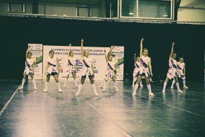 &Tau;&omicron; Cheerleading &kappa;&alpha;&tau;έ&kappa;&lambda;&upsilon;&sigma;&epsilon; &tau;&alpha; &Tau;&rho;ί&kappa;&alpha;&lambda;&alpha;