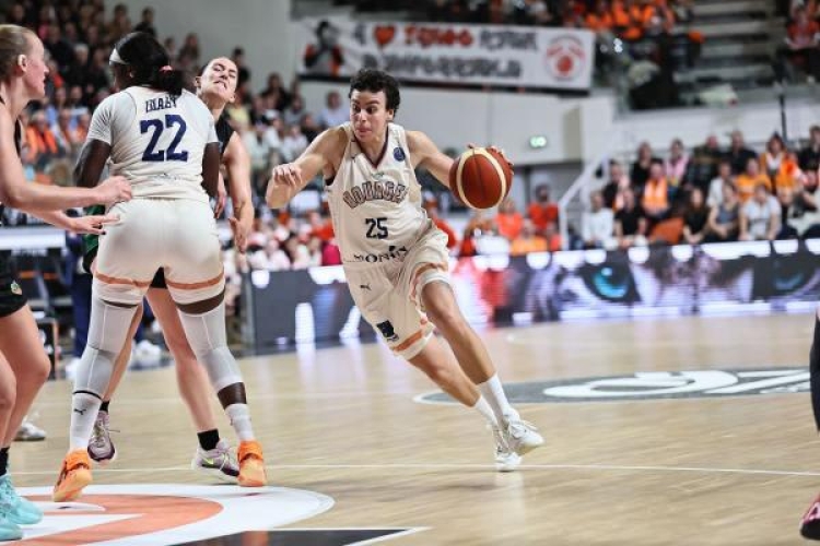 Νίκη της Bourges πριν τα παράθυρα του EuroBasket 2025