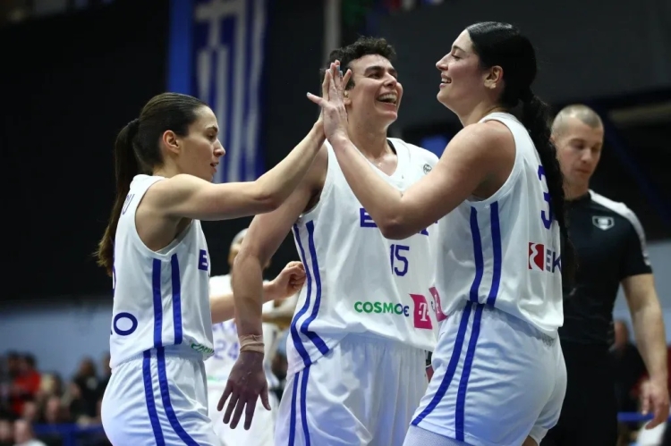 &Sigma;&tau;&eta;&nu; &epsilon;&pi;ό&mu;&epsilon;&nu;&eta; &phi;ά&sigma;&eta; &eta; &Epsilon;&theta;&nu;&iota;&kappa;ή