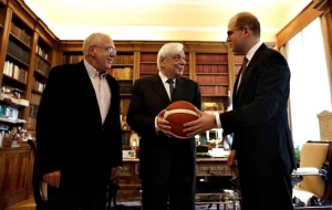 &Sigma;&tau;&omicron;&nu; &Pi;&rho;ό&epsilon;&delta;&rho;&omicron; &tau;&eta;&sigmaf; &Delta;&eta;&mu;&omicron;&kappa;&rho;&alpha;&tau;ί&alpha;&sigmaf; &omicron; &gamma;.&gamma;. &tau;&eta;&sigmaf; FIBA &Alpha;&nu;&delta;&rho;έ&alpha;&sigmaf; &Zeta;&alpha;&gamma;&kappa;&lambda;ή&sigmaf;