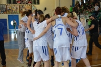 &Epsilon;&lambda;&lambda;&eta;&nu;&iota;&kappa;ό: &Mu;&iota;&alpha; &omicron;&iota;&kappa;&omicron;&gamma;έ&nu;&epsilon;&iota;&alpha; &pi;&omicron;&upsilon; &kappa;&alpha;&tau;&alpha;&kappa;&tau;ά &tau;&iota;&sigmaf; &kappa;&omicron;&rho;&upsilon;&phi;έ&sigmaf;